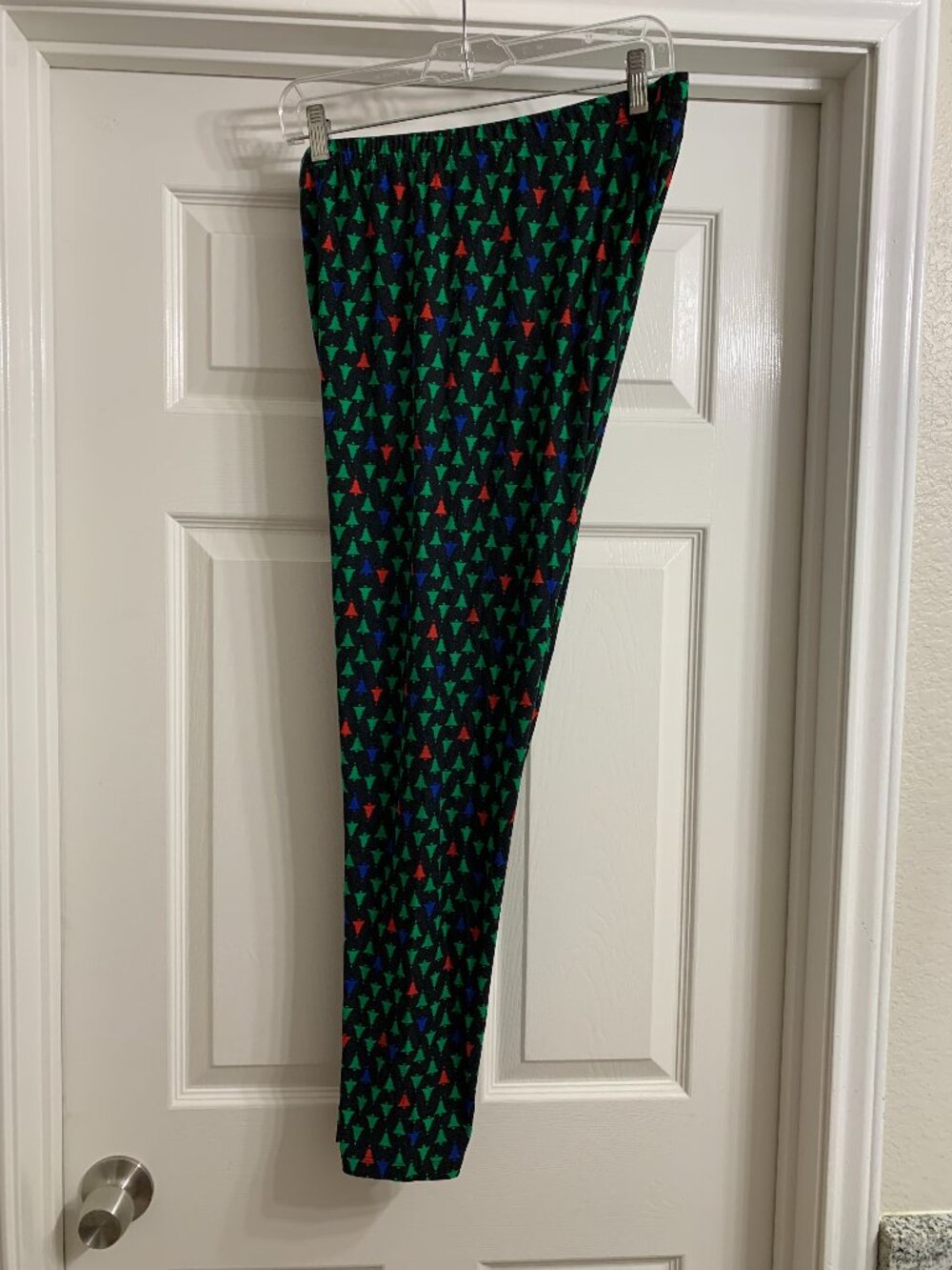 Merry Wear Brand Women's Black Leggings with Christmas Tree Print, Size XL